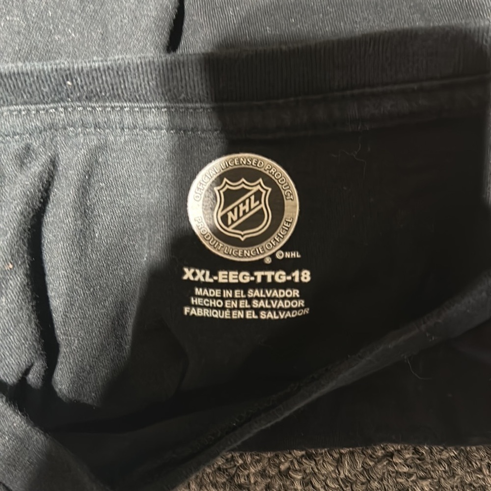 Boston Bruins long sleeve shirt - Picture 2 of 11